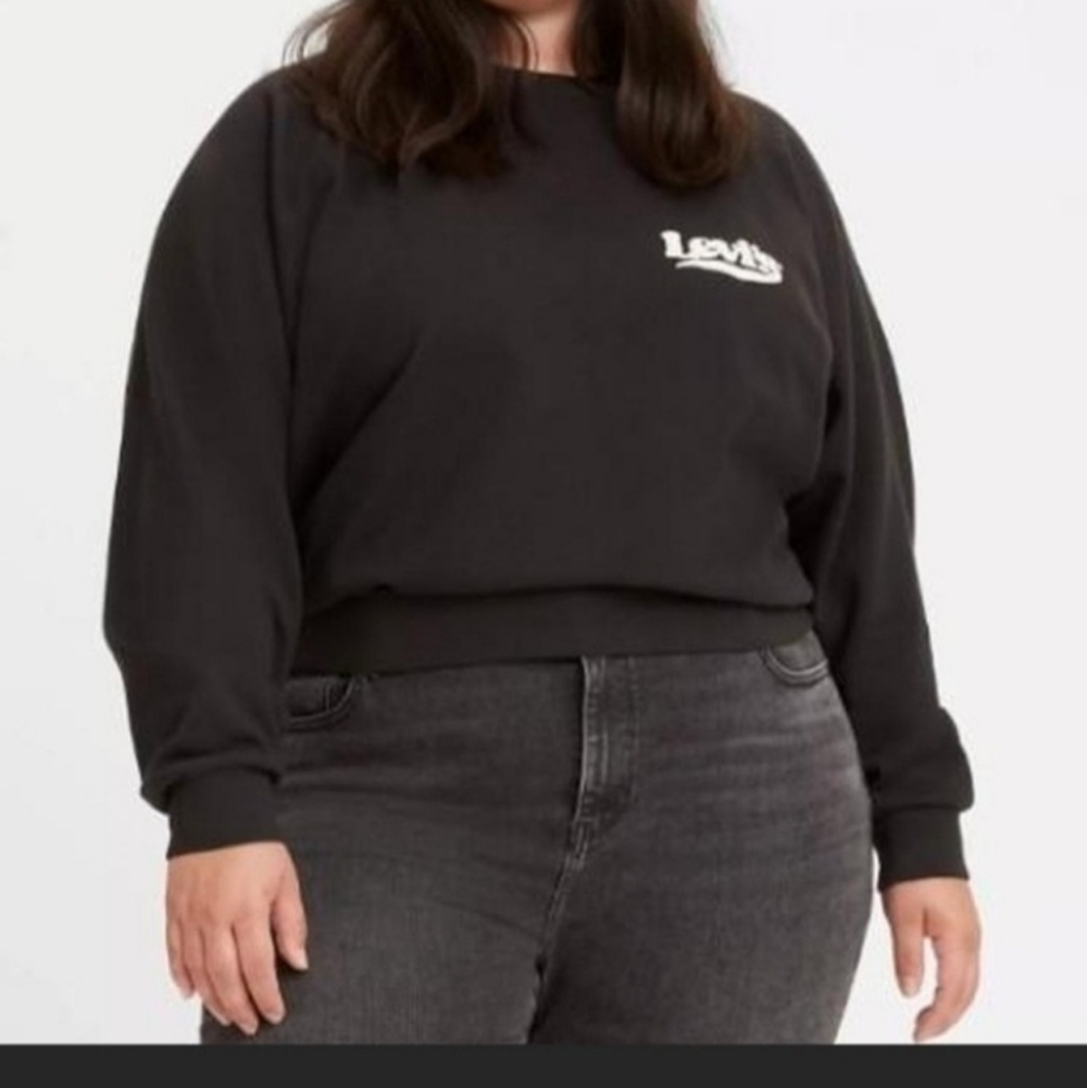 LEVI $11 LOWER PRICE IN A BUNDLE NWT Levi's Black Sweatshirt